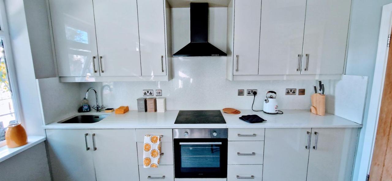 Central Reading Modern 3Br Flat - Walk To Station And High Street Exterior photo