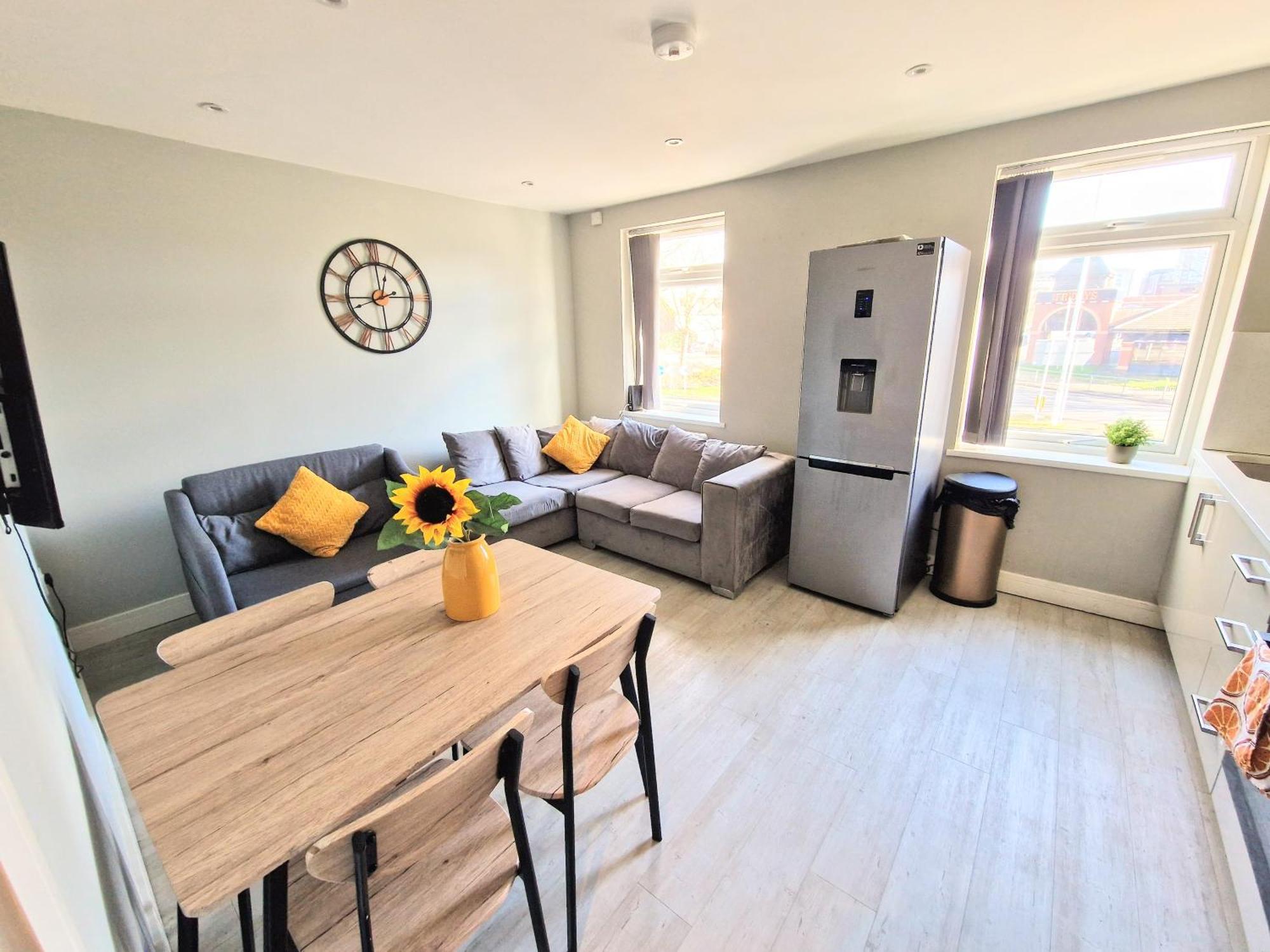 Central Reading Modern 3Br Flat - Walk To Station And High Street Exterior photo